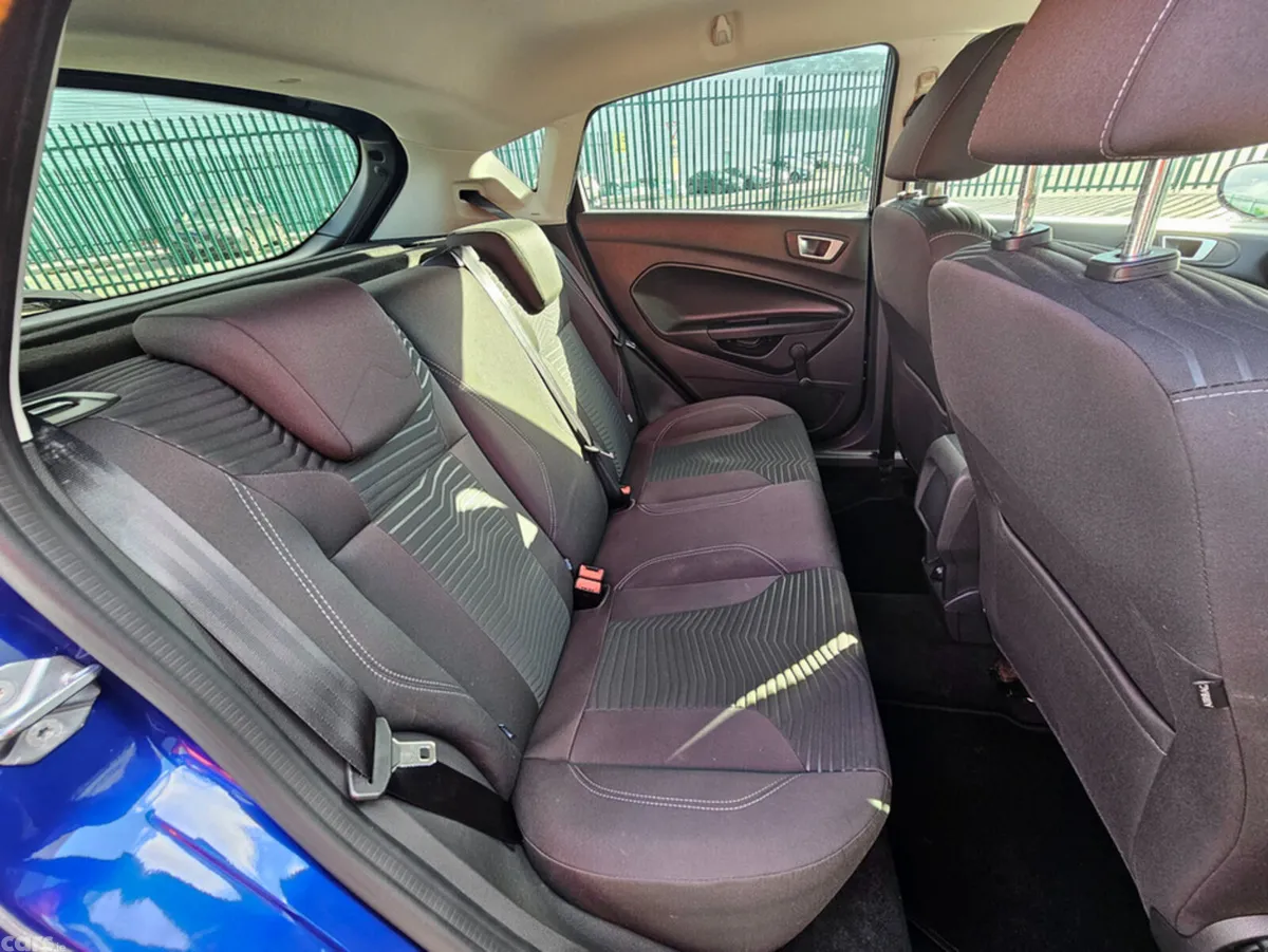Ford Fiesta Hatchback, Petrol, 2015, Blue
