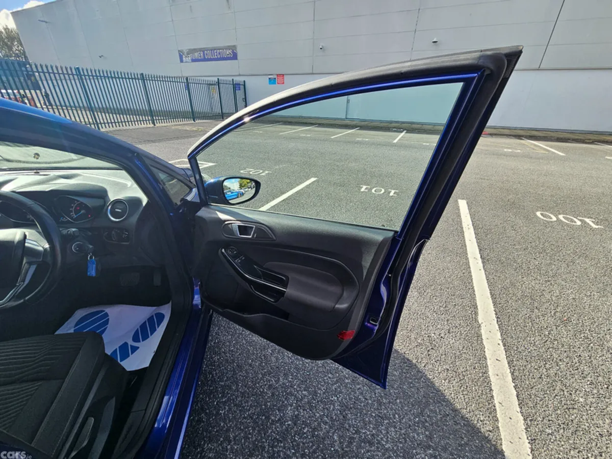 Ford Fiesta Hatchback, Petrol, 2015, Blue