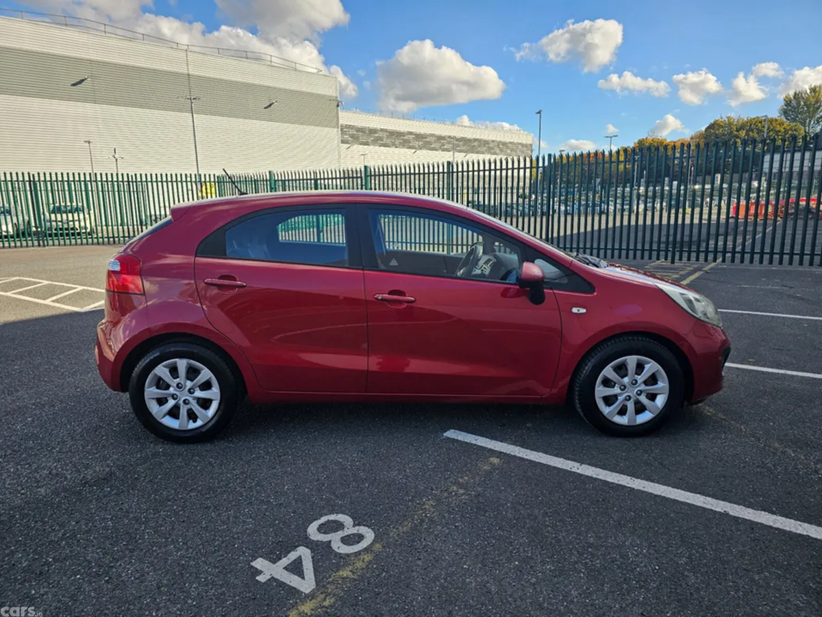 Kia Rio MPV, Petrol, 2013, Red