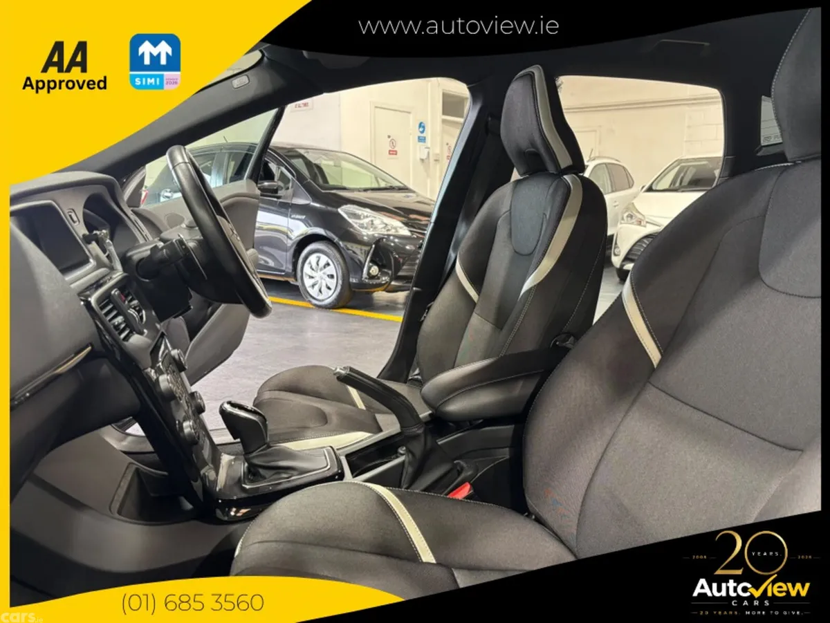 Volvo V40 Hatchback, Diesel, 2019, Black