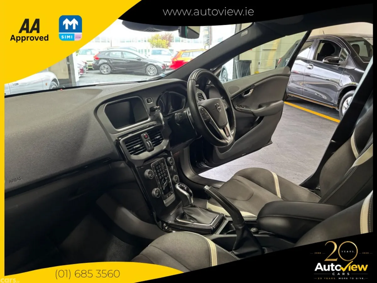 Volvo V40 Hatchback, Diesel, 2019, Black