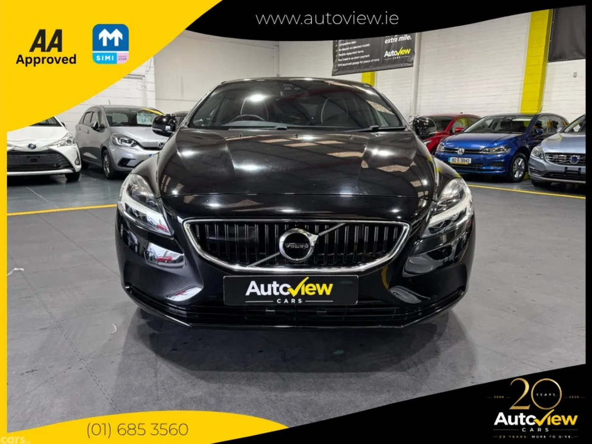 Volvo V40 Hatchback, Diesel, 2019, Black