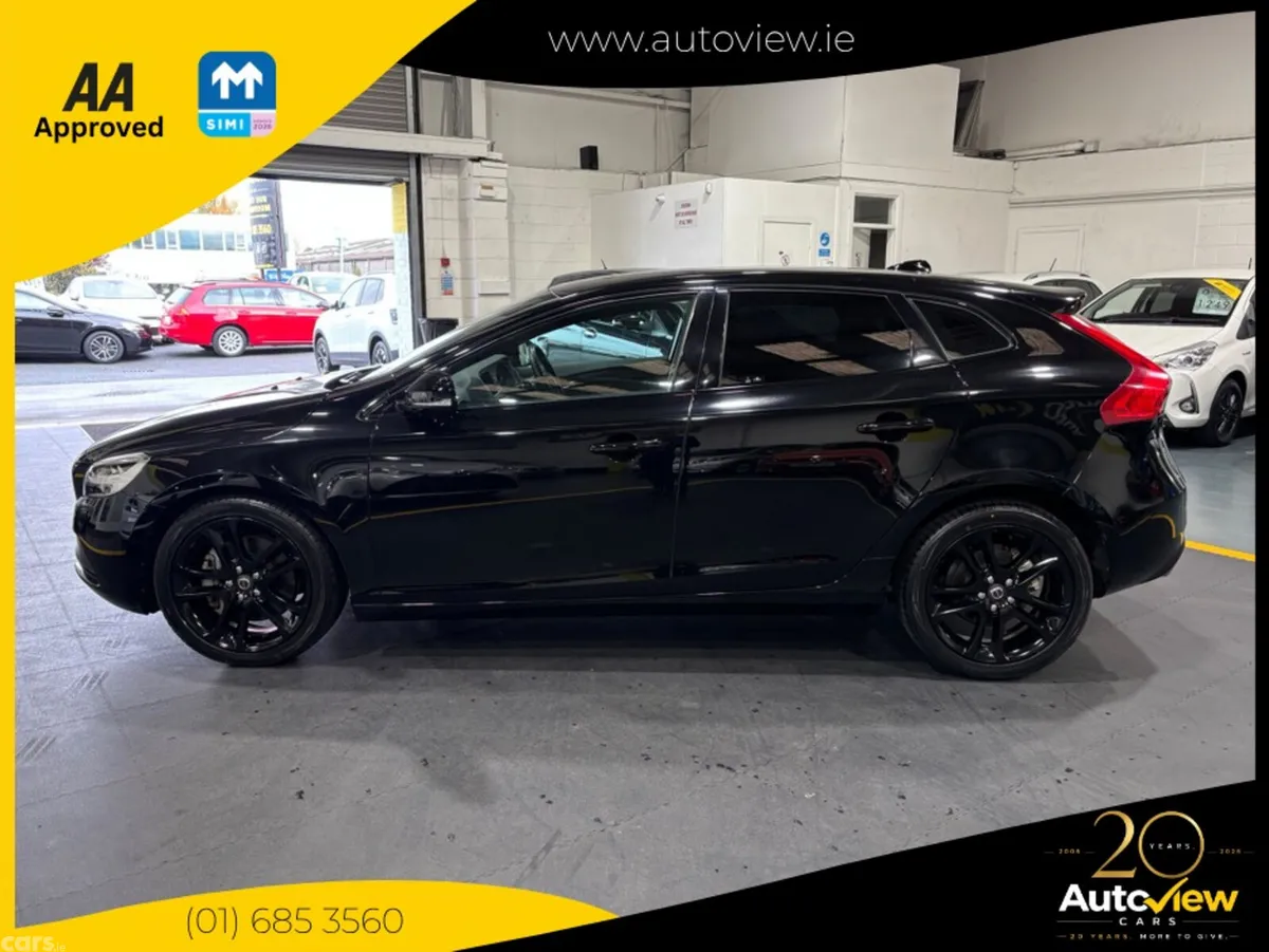 Volvo V40 Hatchback, Diesel, 2019, Black