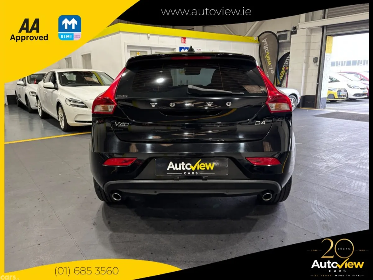 Volvo V40 Hatchback, Diesel, 2019, Black
