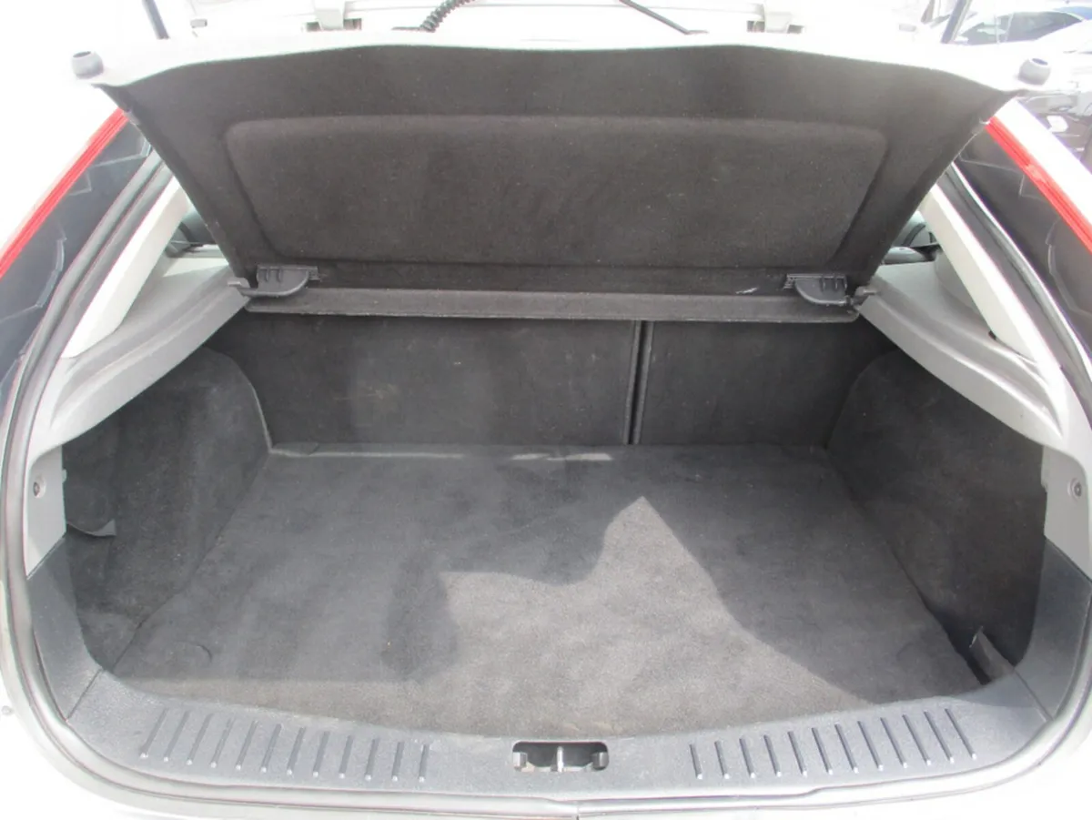 Ford Focus Hatchback, Diesel, 2011, Silver