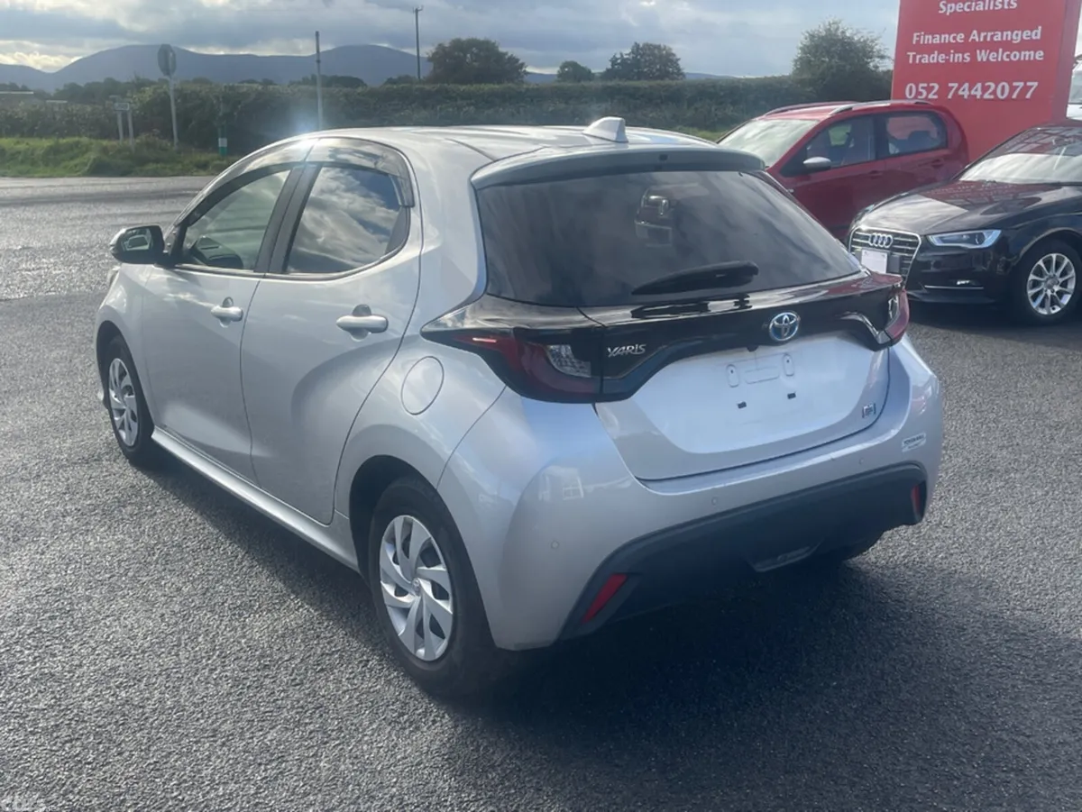 Toyota Yaris Hatchback, Petrol Hybrid, 2020, Silver