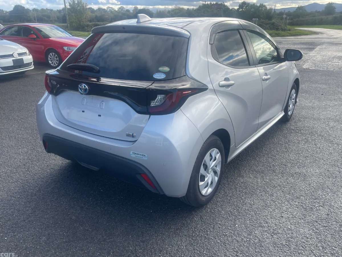 Toyota Yaris Hatchback, Petrol Hybrid, 2020, Silver