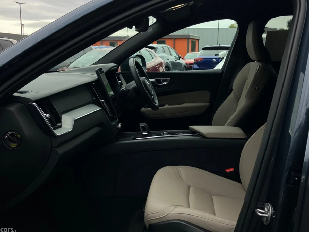 Volvo XC60 SUV, Petrol Plug-in Hybrid, 2026, Blue
