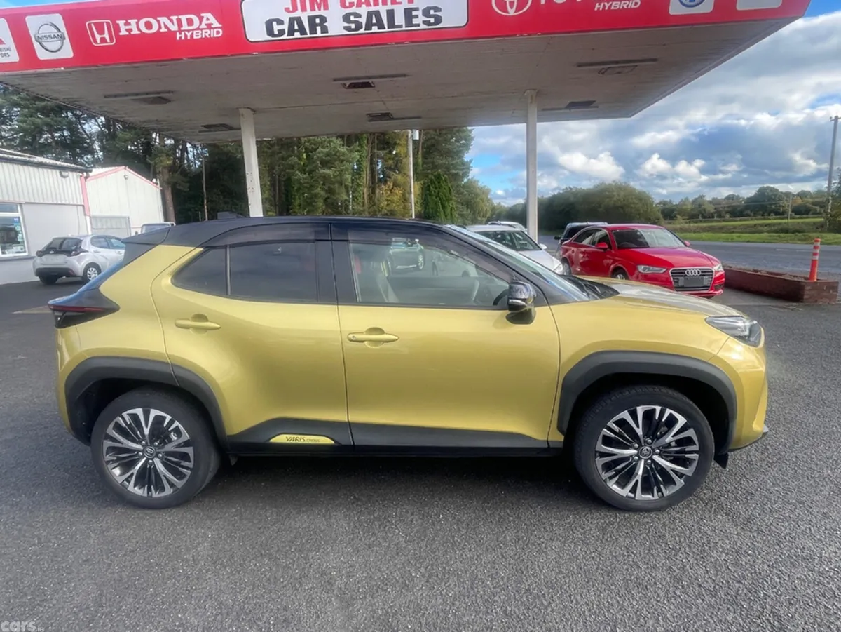 Toyota Yaris Cross Hatchback, Petrol Hybrid, 2021, Gold