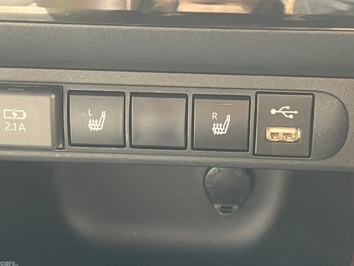 Toyota Yaris Cross Hatchback, Petrol Hybrid, 2021, Gold
