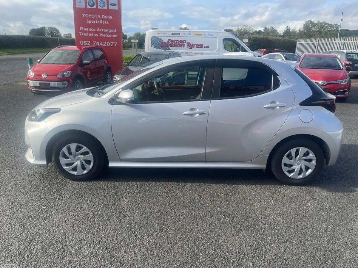 Toyota Yaris Hatchback, Petrol Hybrid, 2020, Silver