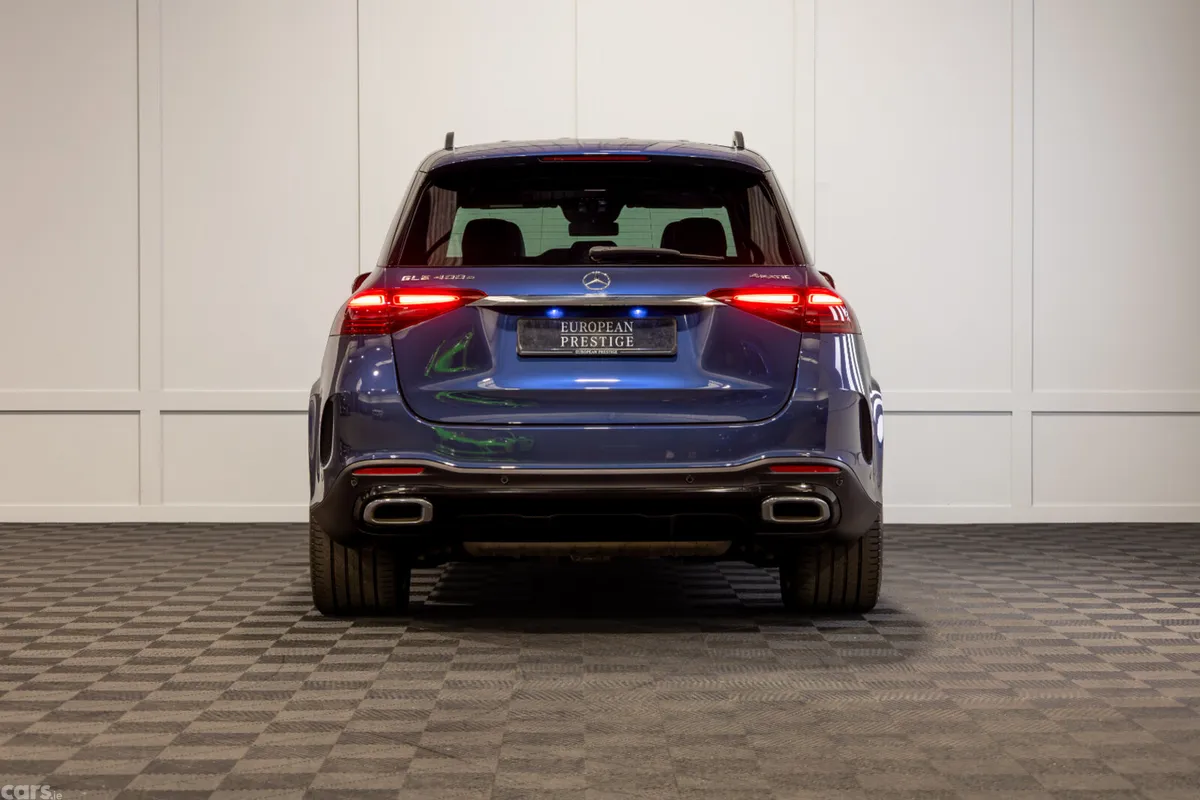 Mercedes-Benz GLE SUV, Petrol Plug-in Hybrid, 2025, Blue