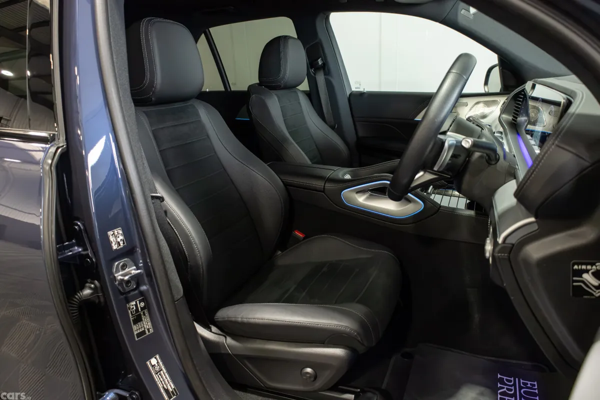 Mercedes-Benz GLE SUV, Petrol Plug-in Hybrid, 2025, Blue