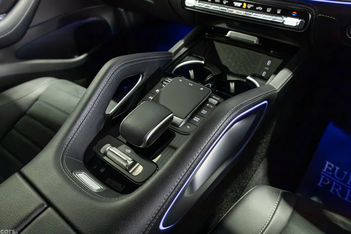 Mercedes-Benz GLE SUV, Petrol Plug-in Hybrid, 2025, Blue