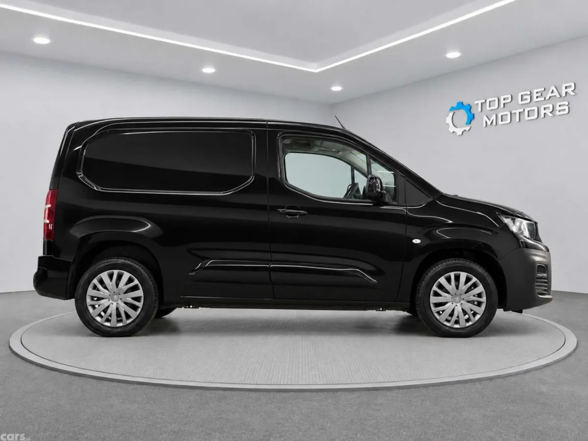 Peugeot Partner MPV, Diesel, 2023, Black