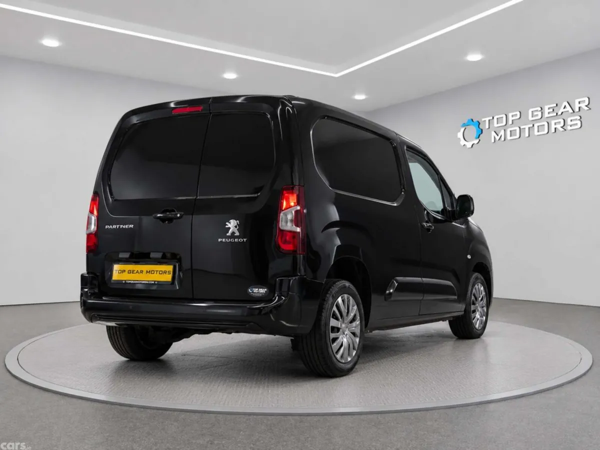Peugeot Partner MPV, Diesel, 2023, Black
