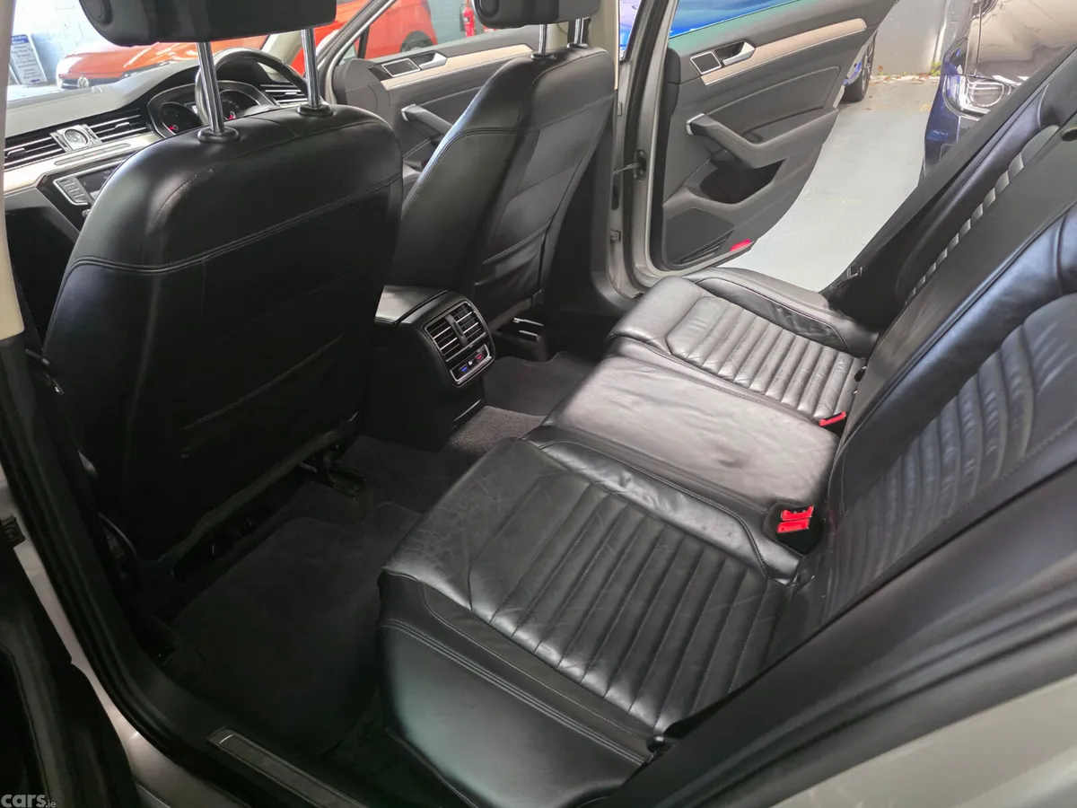 Volkswagen Passat Saloon, Diesel, 2015, Silver
