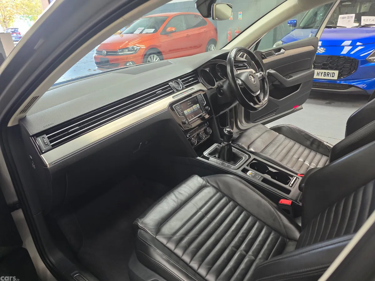 Volkswagen Passat Saloon, Diesel, 2015, Silver