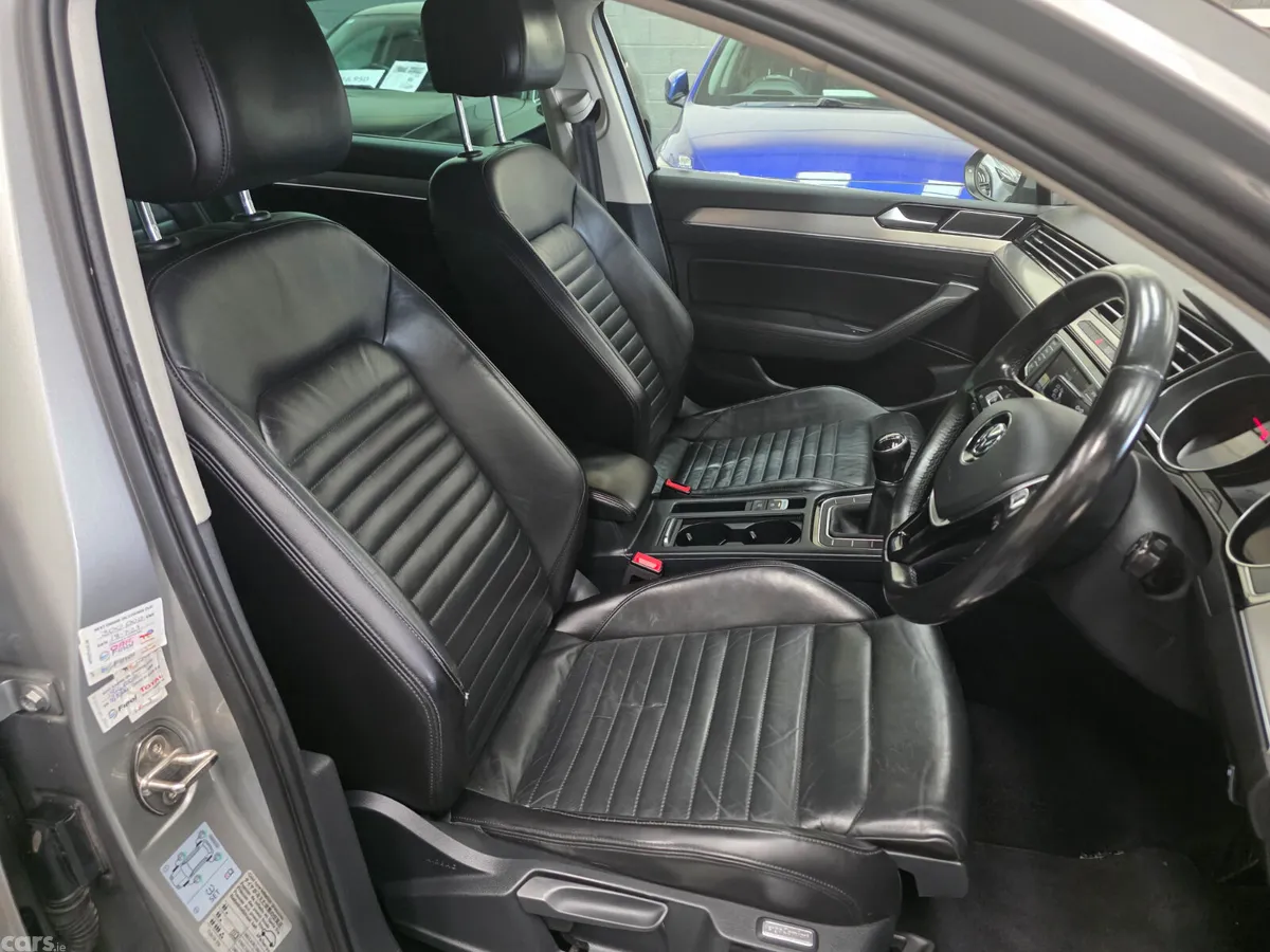 Volkswagen Passat Saloon, Diesel, 2015, Silver