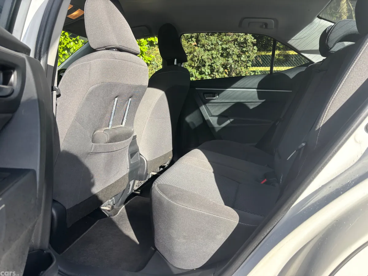 Toyota Corolla Saloon, Diesel, 2017, White