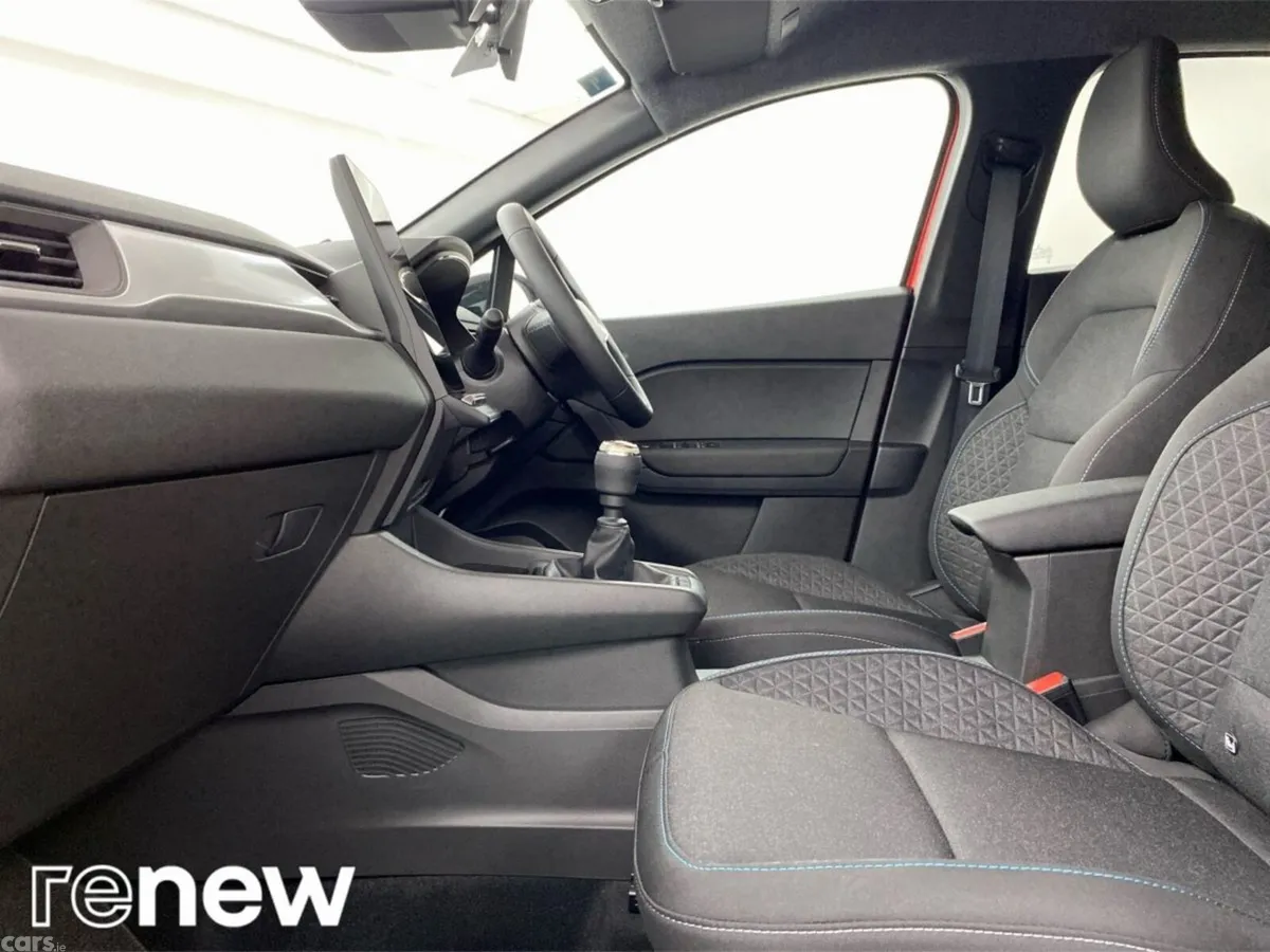 Renault Captur Hatchback, Petrol, 2026, Red