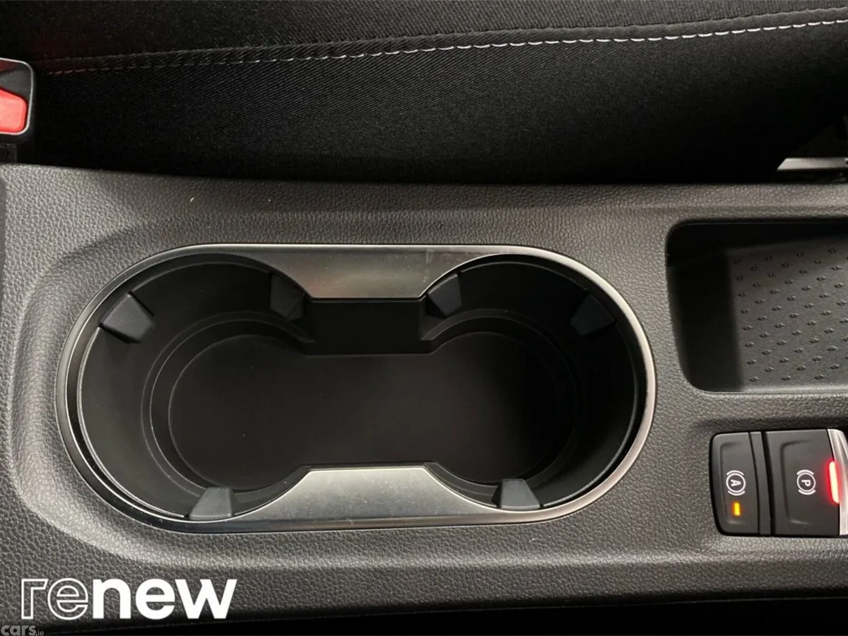 Renault Captur Hatchback, Petrol, 2026, Red