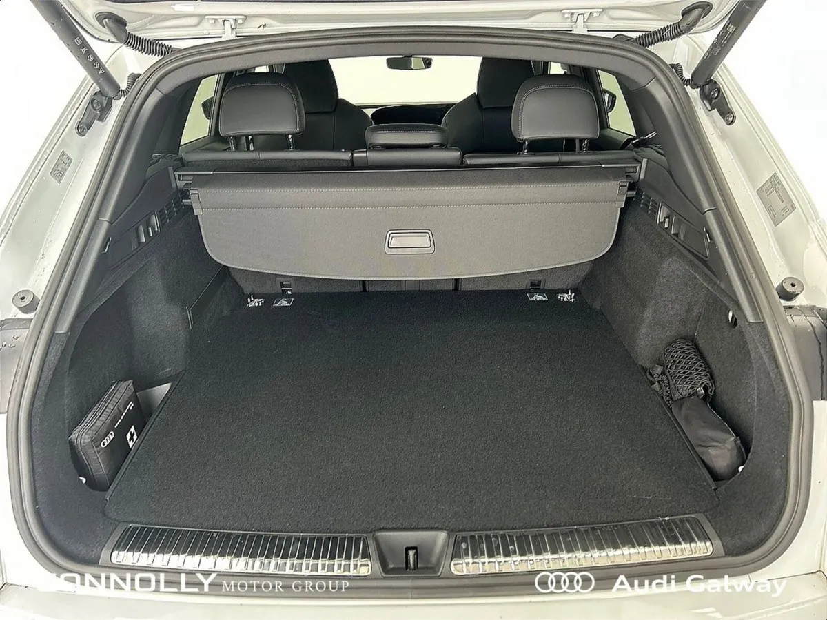 Audi Q5 SUV, Petrol Plug-in Hybrid, 2027, White