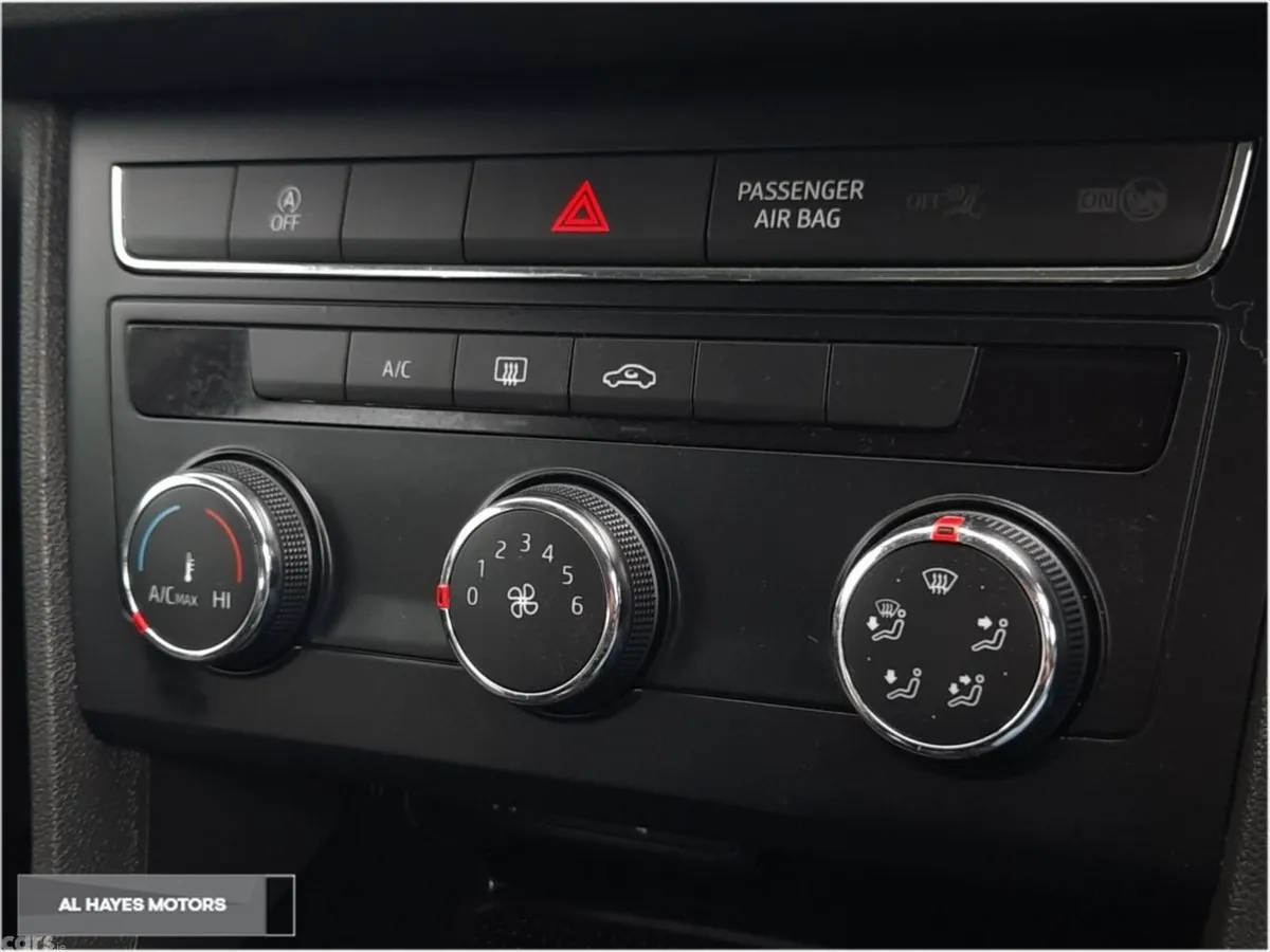 SEAT Leon Hatchback, Diesel, 2019, Blue