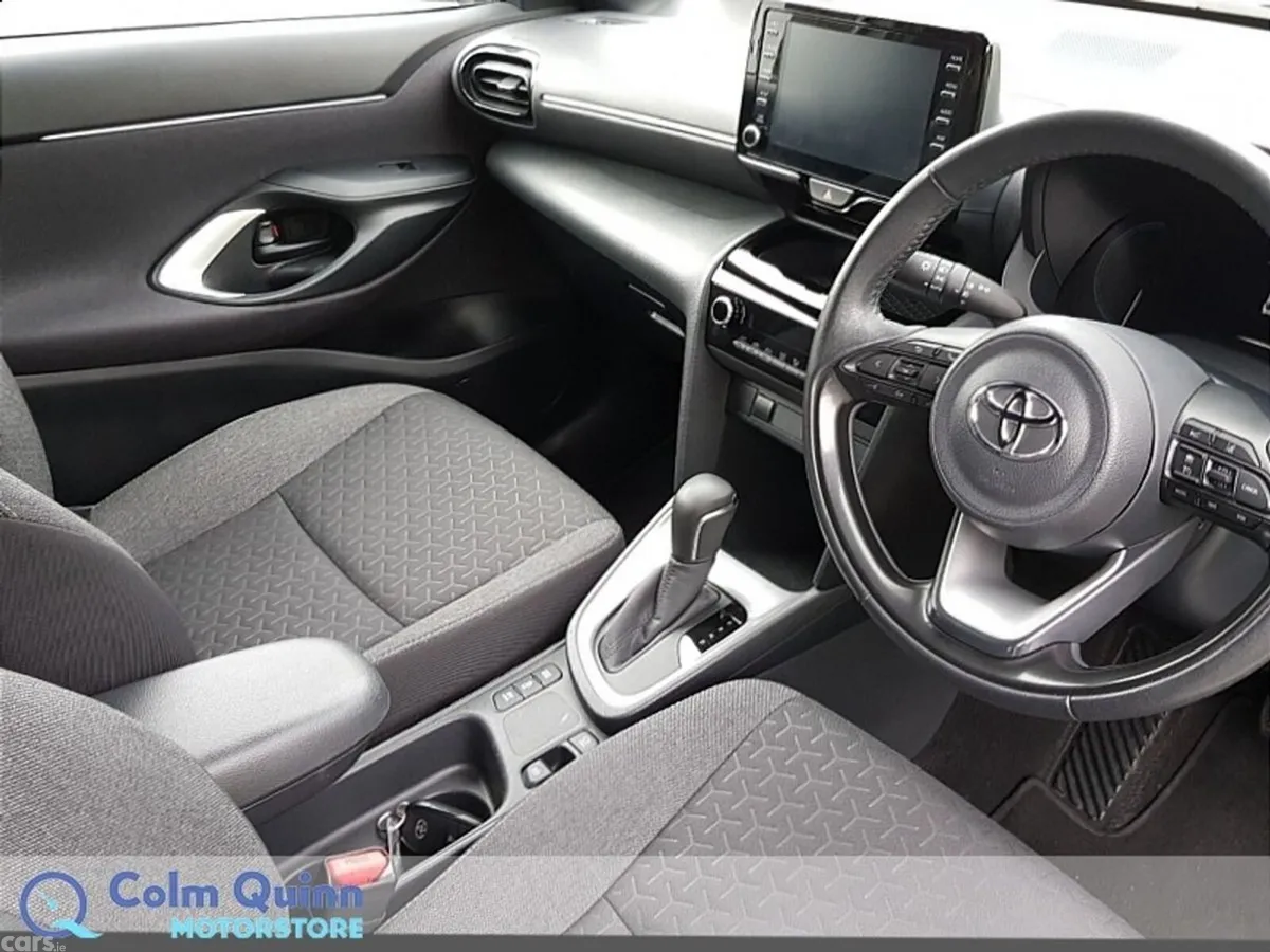 Toyota Yaris Cross SUV, Petrol Hybrid, 2023, White