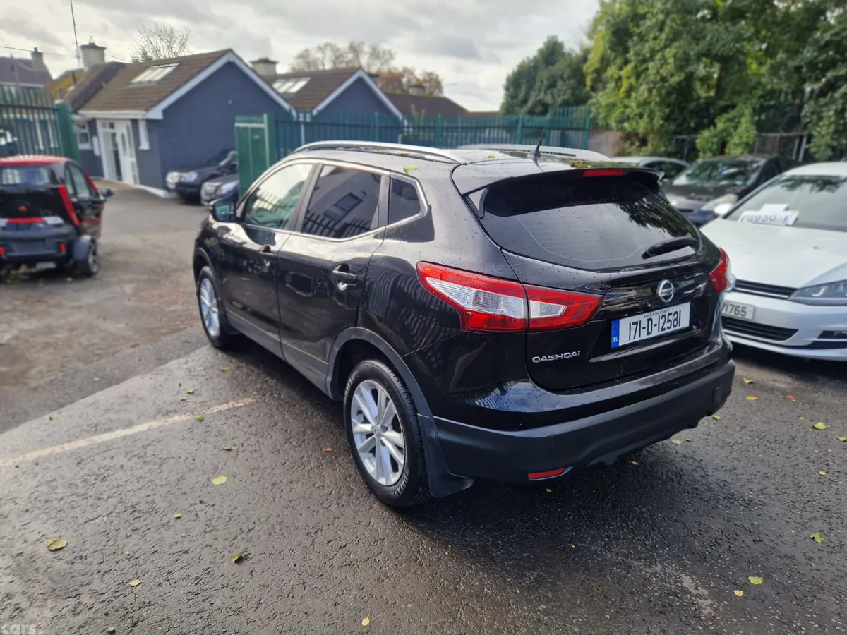 Nissan Qashqai SUV, Diesel, 2017, Black