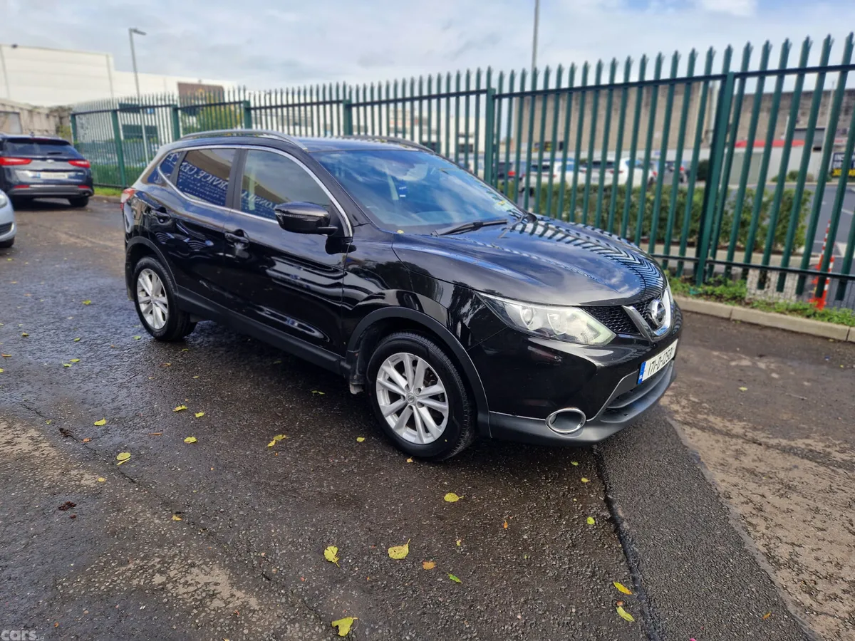 Nissan Qashqai SUV, Diesel, 2017, Black