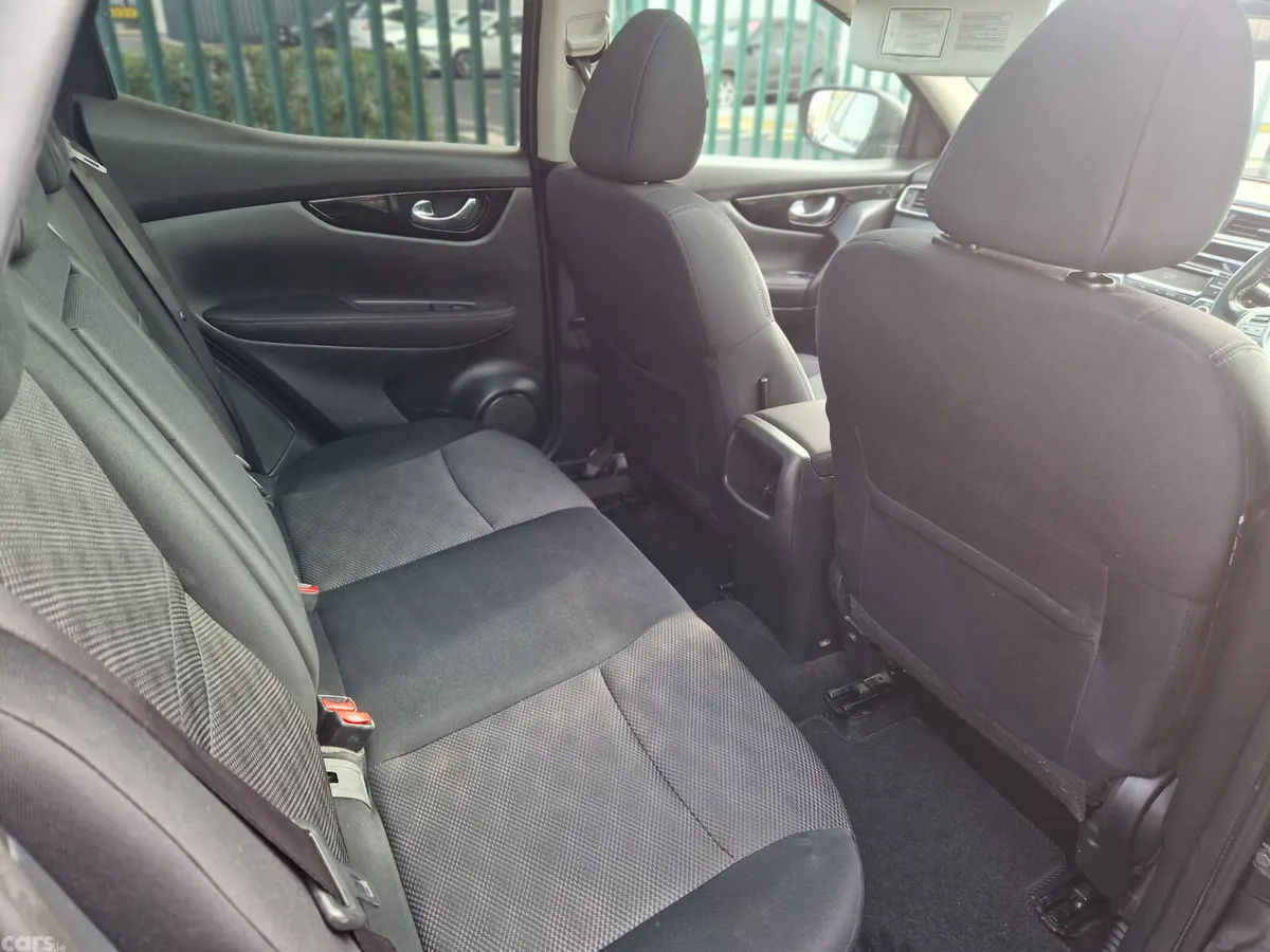 Nissan Qashqai SUV, Diesel, 2017, Black