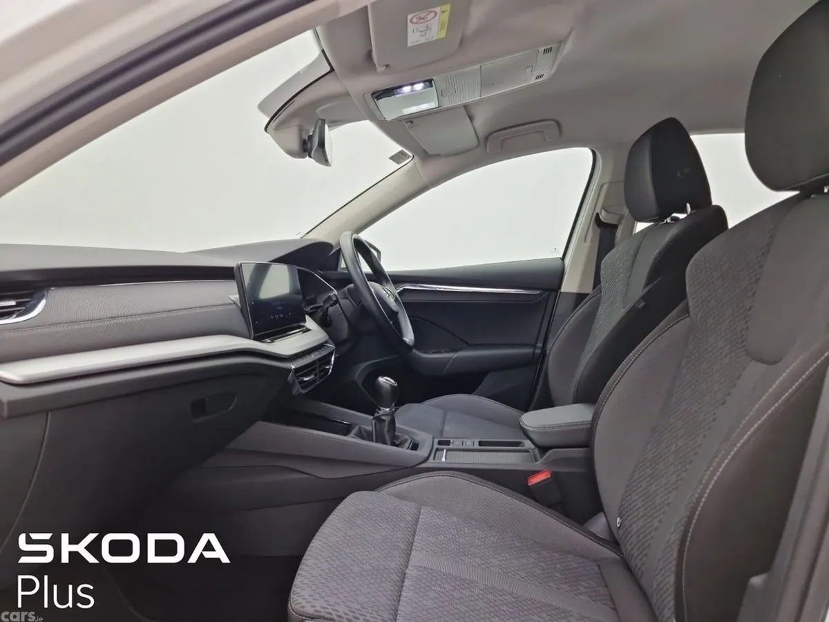 Skoda Octavia Saloon, Petrol, 2023, White