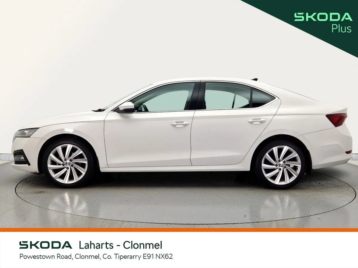 Skoda Octavia Saloon, Petrol, 2023, White