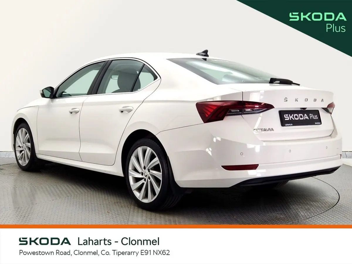 Skoda Octavia Saloon, Petrol, 2023, White