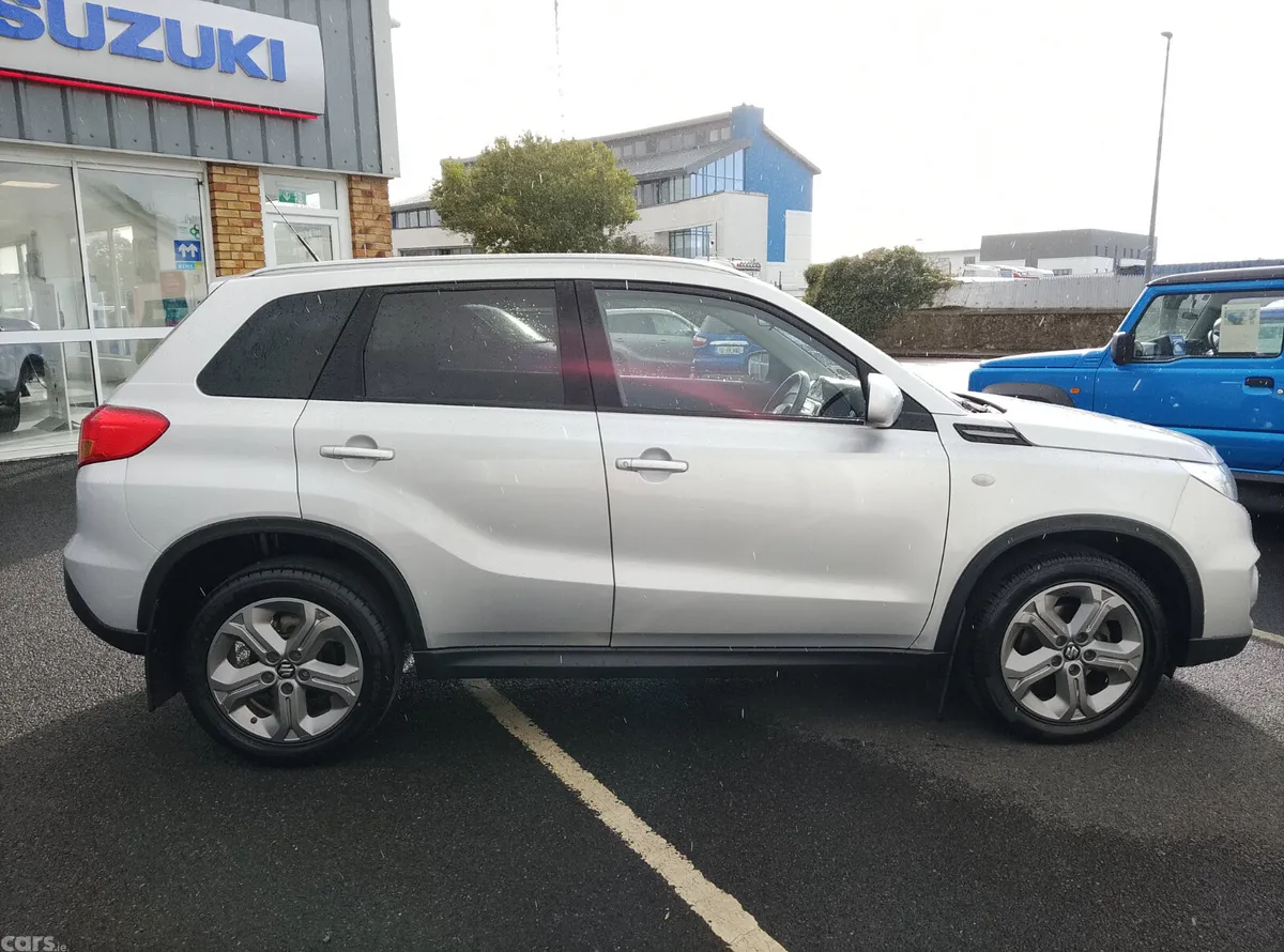 Suzuki Vitara SUV, Diesel, 2018, Grey