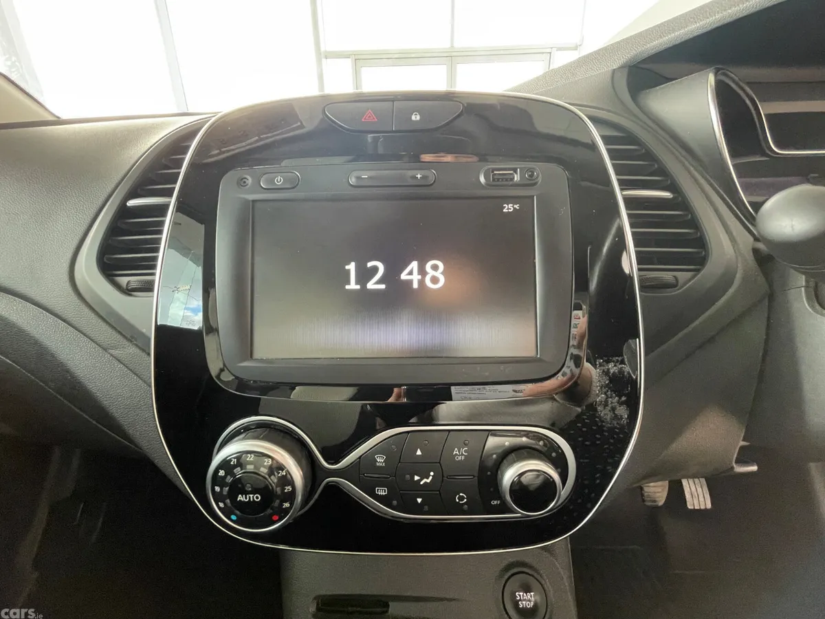 Renault Captur Hatchback, Petrol, 2021, Grey