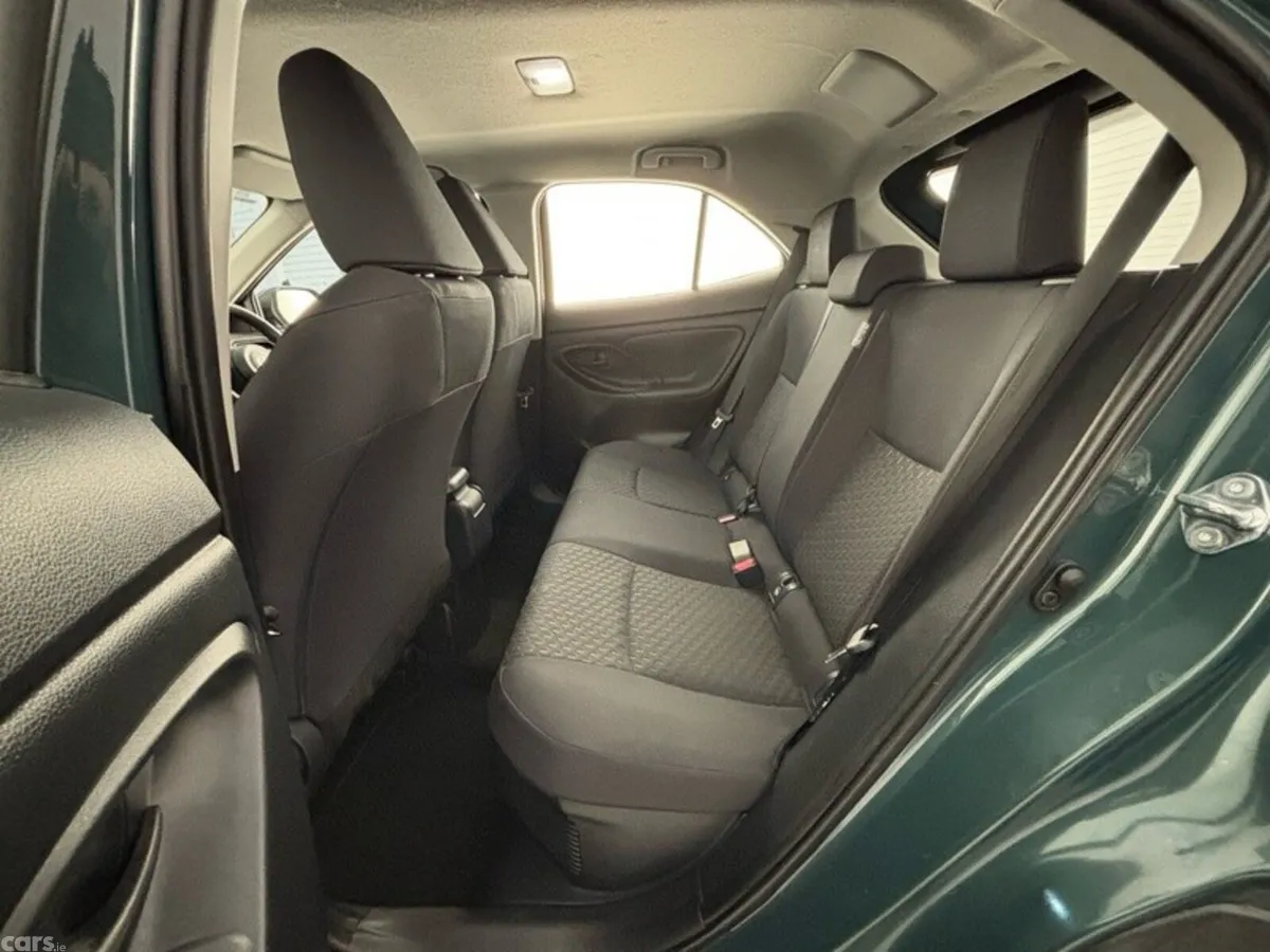 Toyota Yaris Cross Hatchback, Petrol Hybrid, 2026, Green