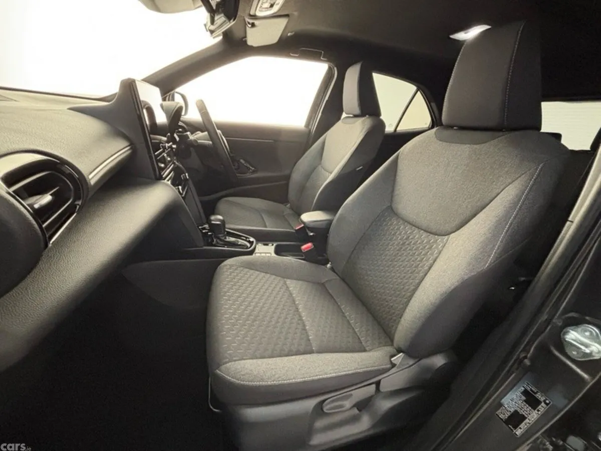 Toyota Yaris Cross Hatchback, Petrol Hybrid, 2026, Grey
