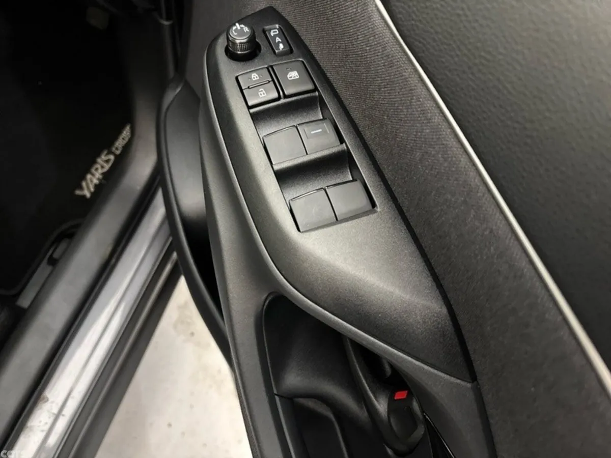 Toyota Yaris Cross Hatchback, Petrol Hybrid, 2026, Grey