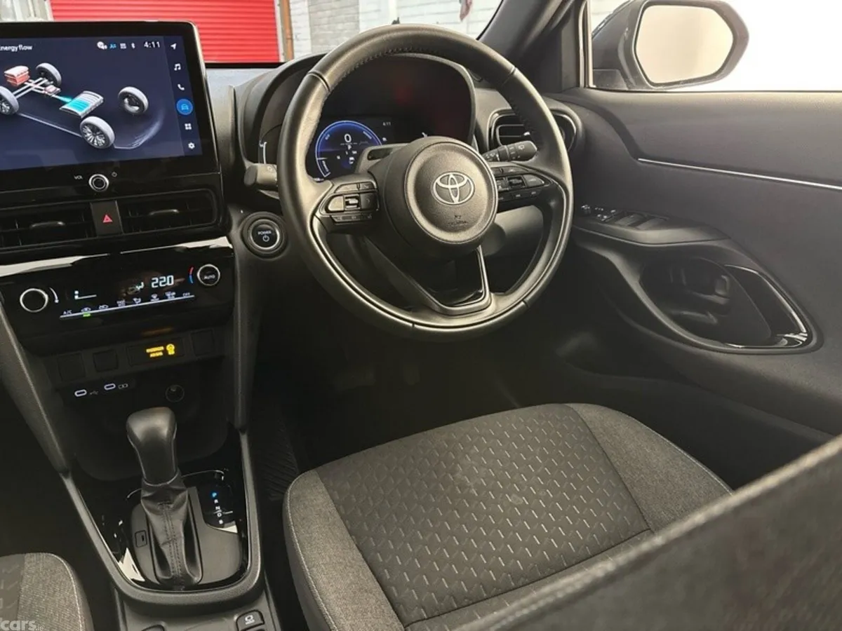 Toyota Yaris Cross Hatchback, Petrol Hybrid, 2026, Grey