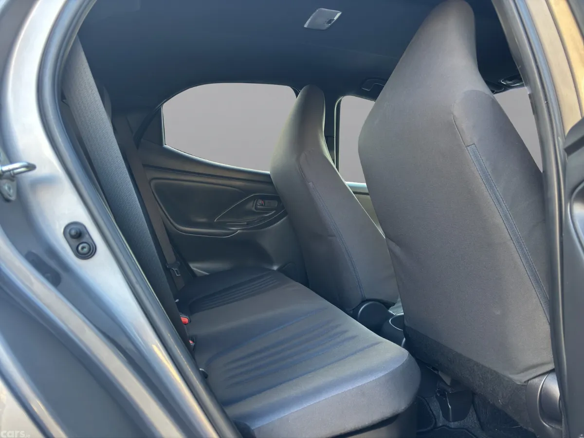Toyota Yaris Hatchback, Petrol Hybrid, 2022, Brown
