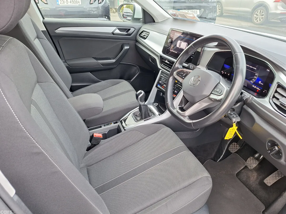 Volkswagen T-Roc SUV, Petrol, 2023, White