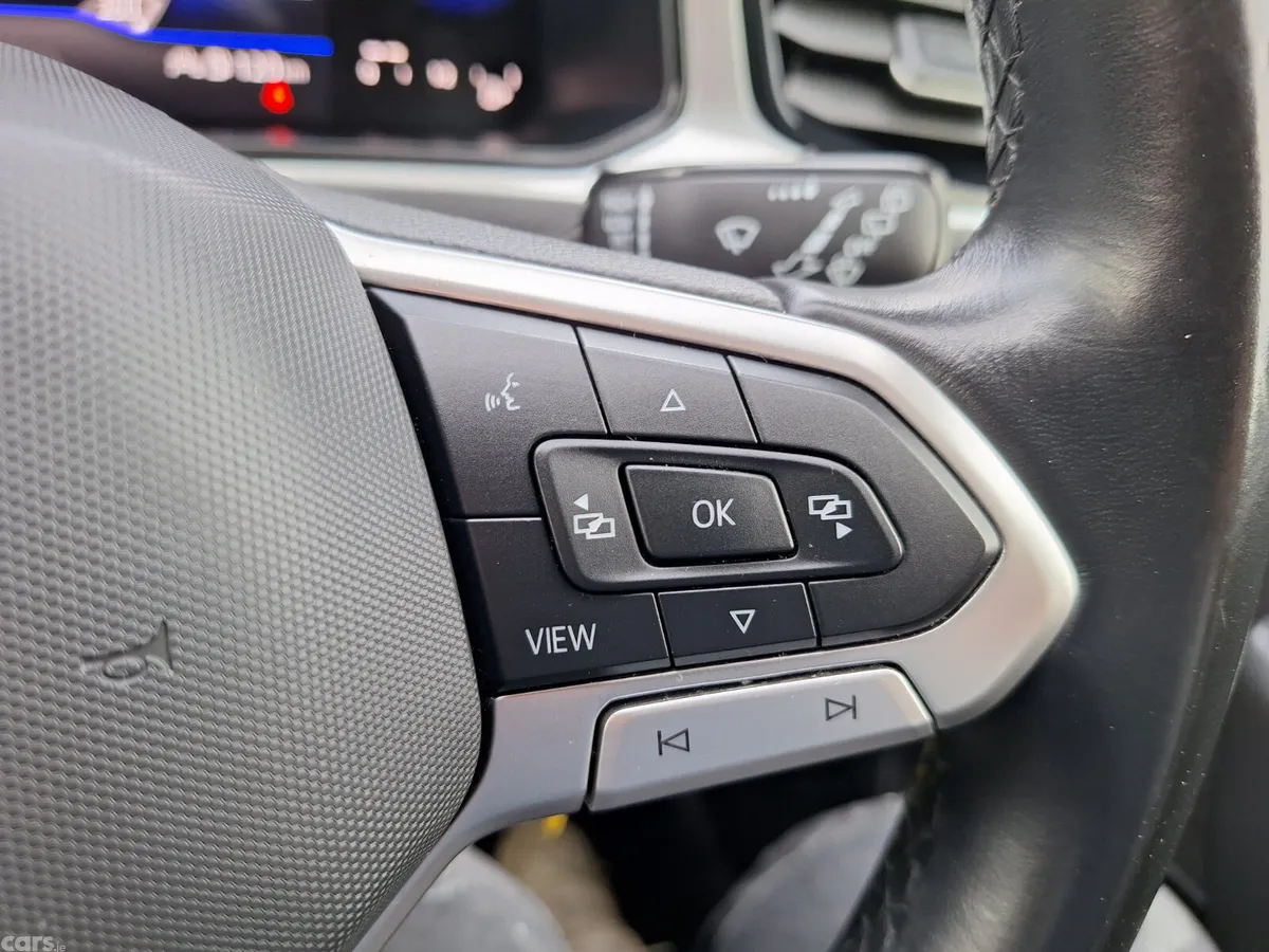 Volkswagen T-Roc SUV, Petrol, 2023, White
