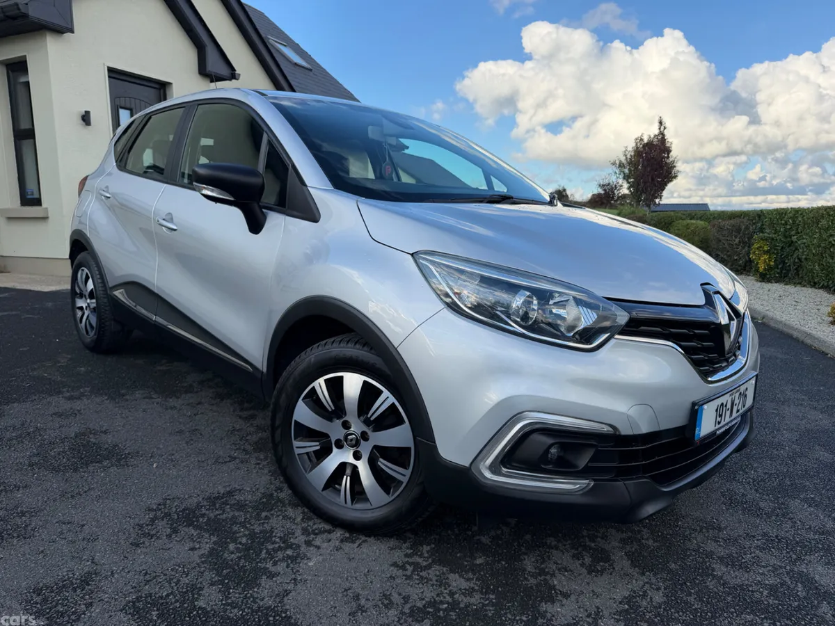Renault Captur Hatchback, Petrol, 2019, Grey