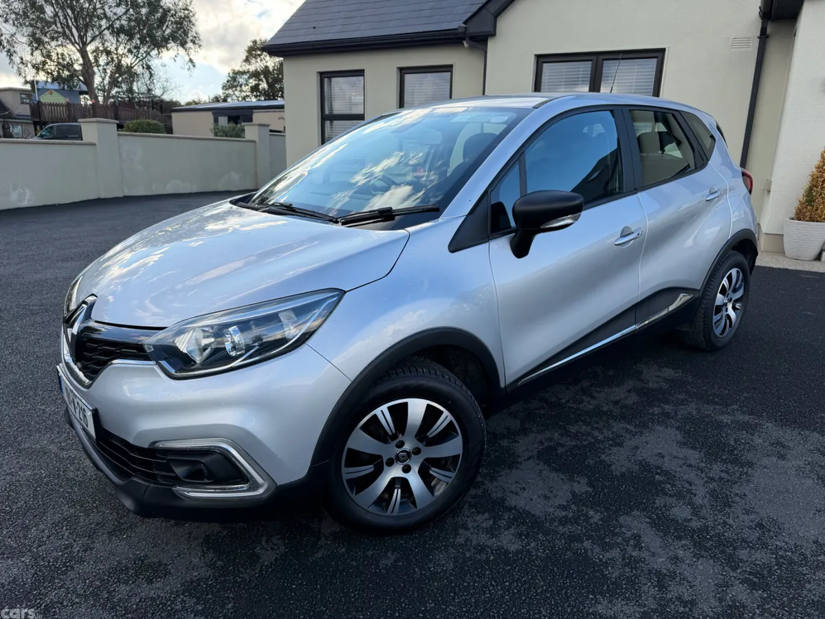 Renault Captur Hatchback, Petrol, 2019, Grey