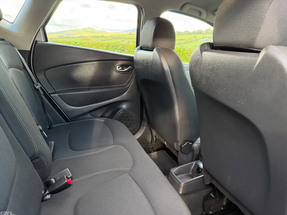 Renault Captur Hatchback, Petrol, 2019, Grey