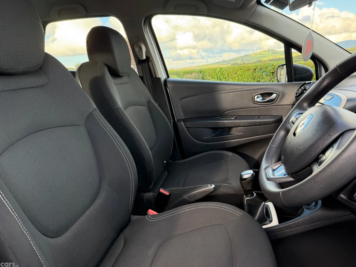 Renault Captur Hatchback, Petrol, 2019, Grey