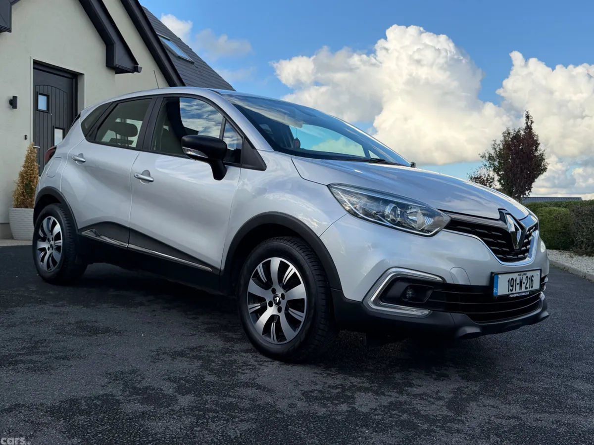 Renault Captur Hatchback, Petrol, 2019, Grey