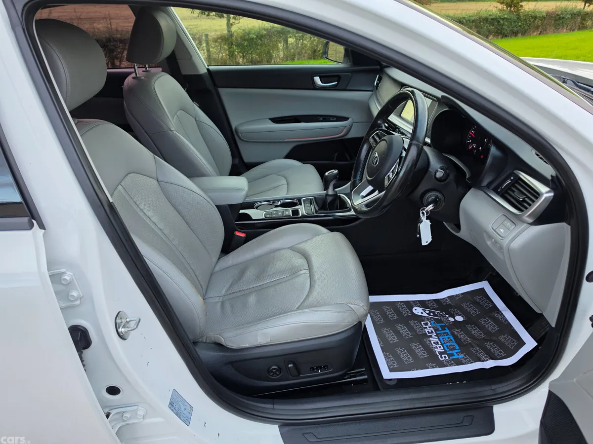 Kia Optima Saloon, Diesel, 2019, White